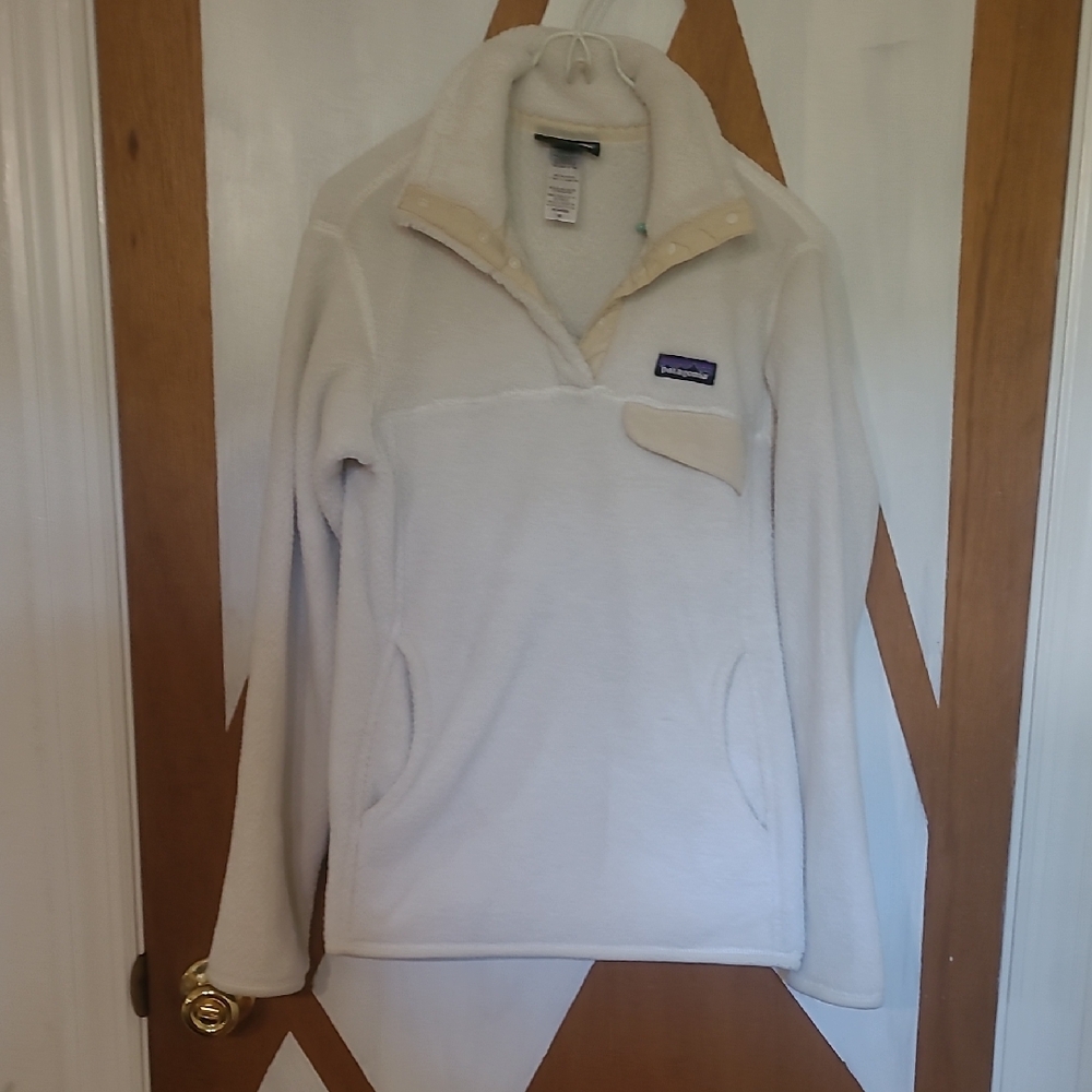 Patagonia Off-White Fleece V-Neck Sweater